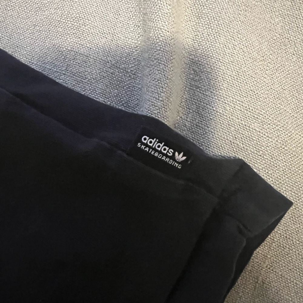Adidas Black T-Shirt - Picture 3 of 3